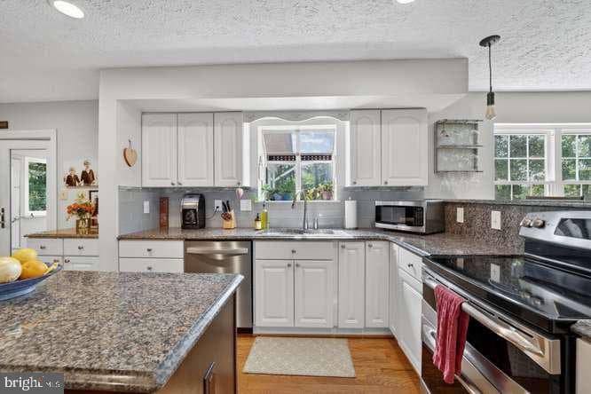 1307 Blackwalnut Court photo 11