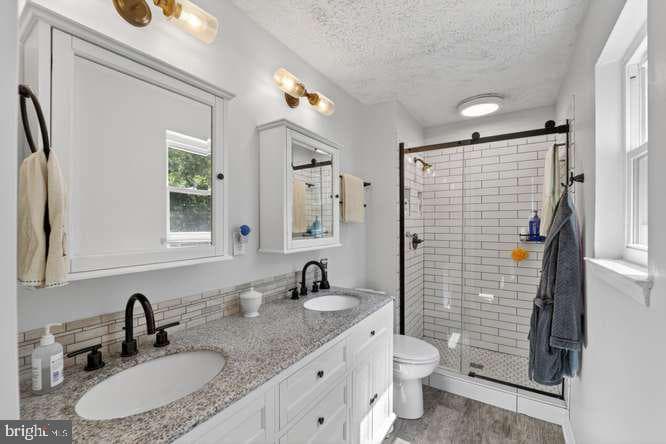 1307 Blackwalnut Court photo 33