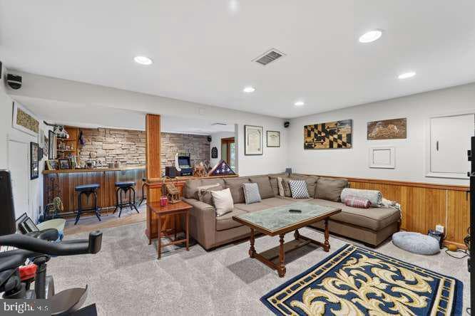 1307 Blackwalnut Court photo 39