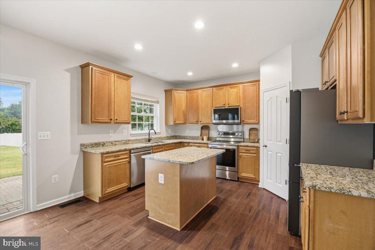305 Howards Trust Ct photo 13