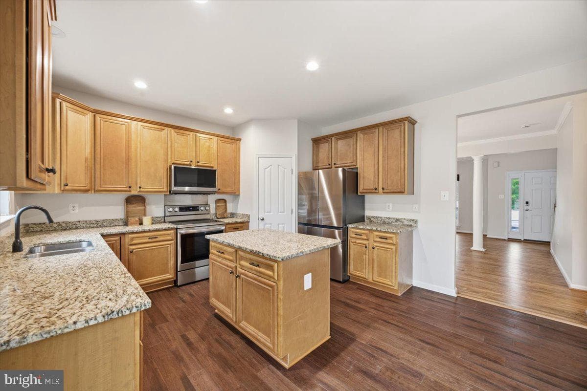 305 Howards Trust Ct photo 14