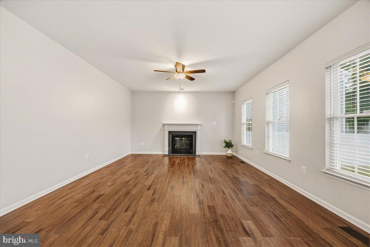 305 Howards Trust Ct photo 19