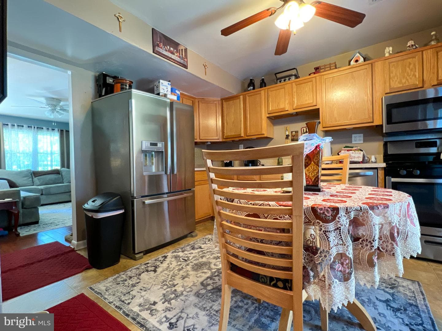 598 Belmawr Place photo 12