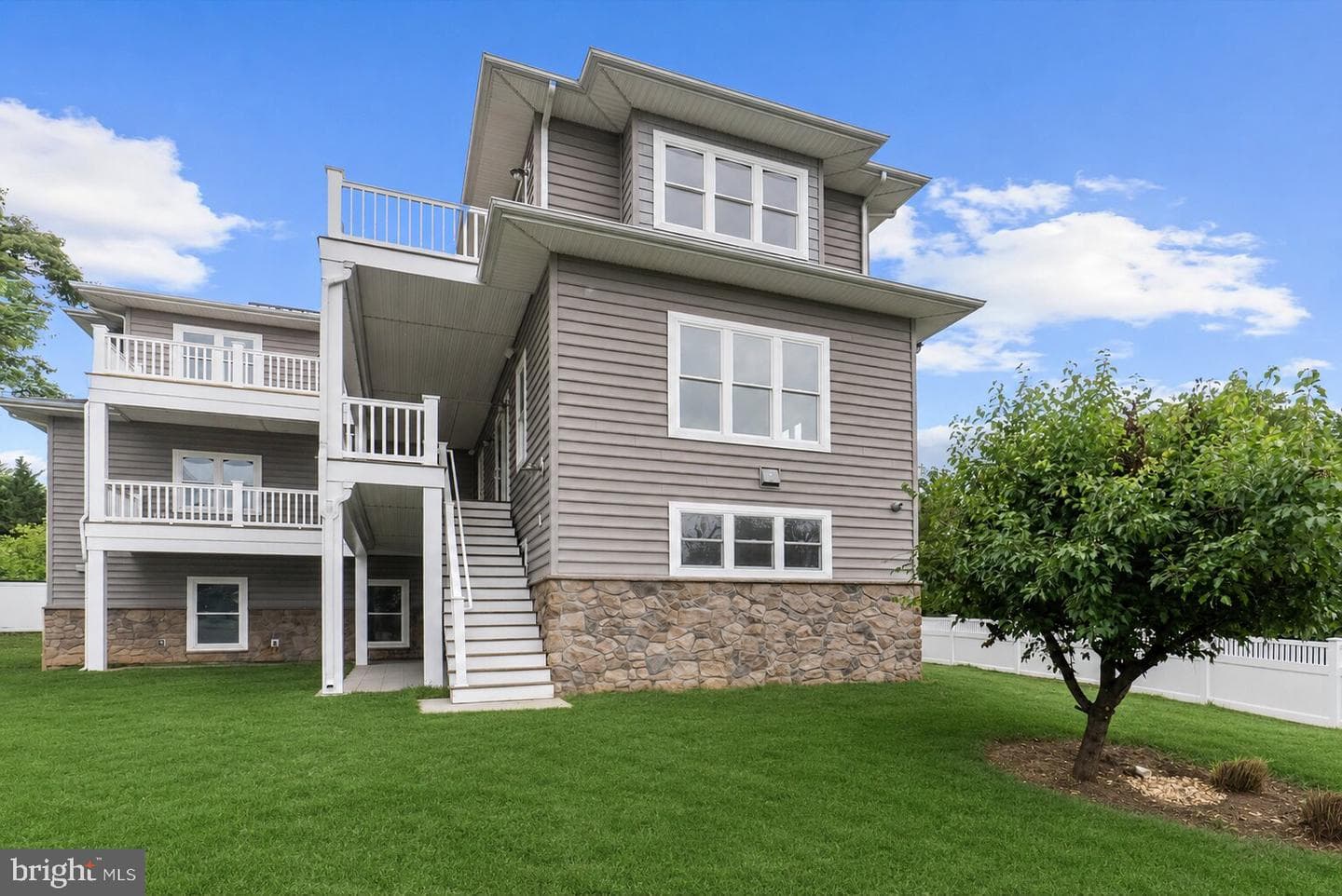 1203 Shore Drive photo 2