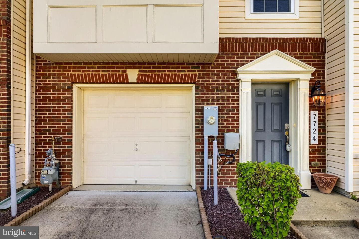 7724 Sentry Terrace photo 4