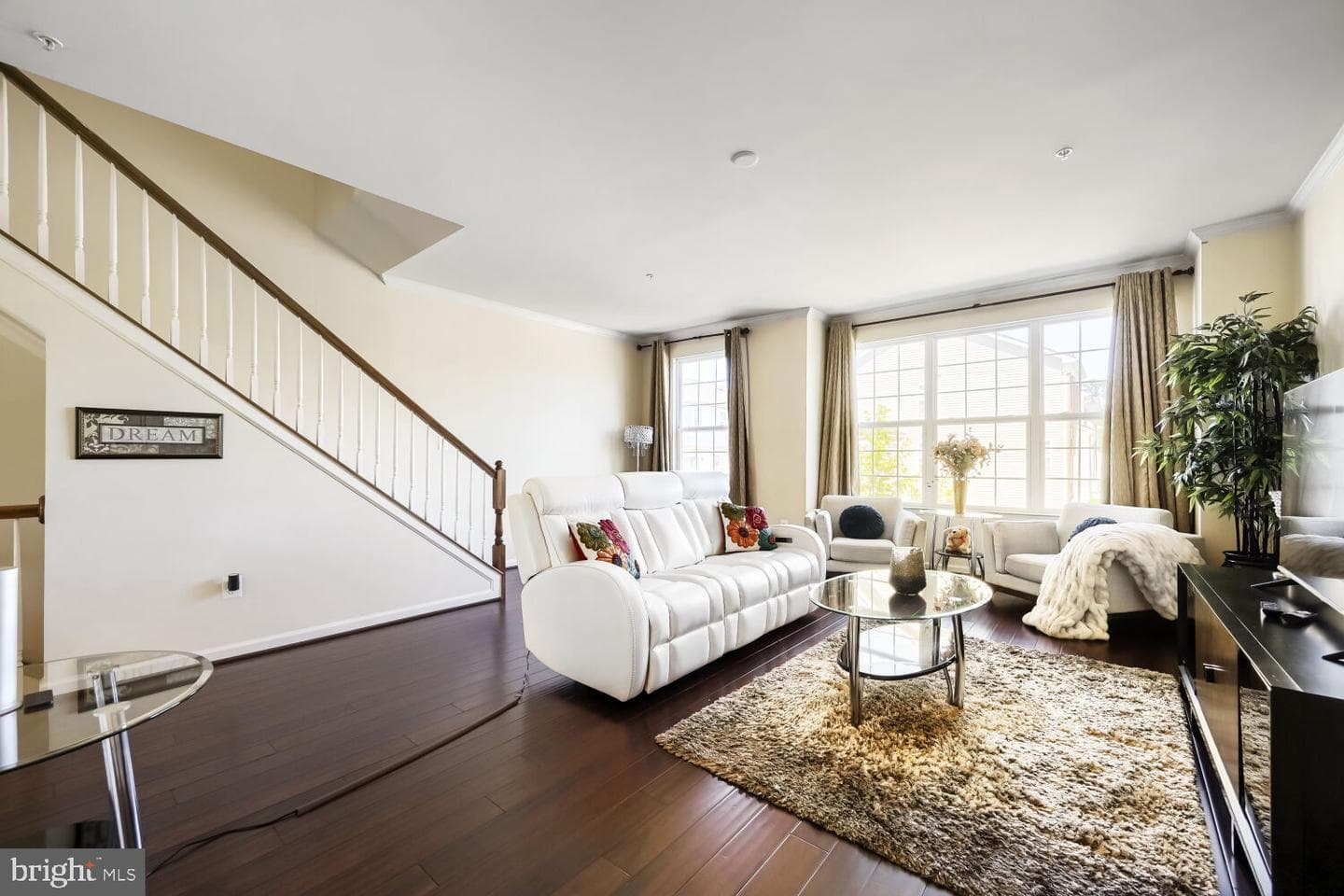 7724 Sentry Terrace photo 9