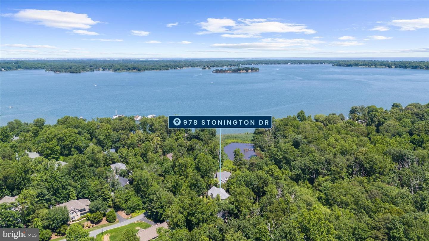 978 Stonington Drive, Arnold
