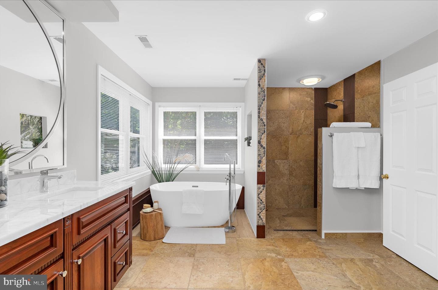 978 Stonington Drive photo 42