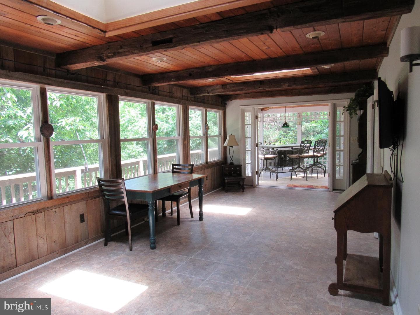 2644 Queen Anne Circle photo 7
