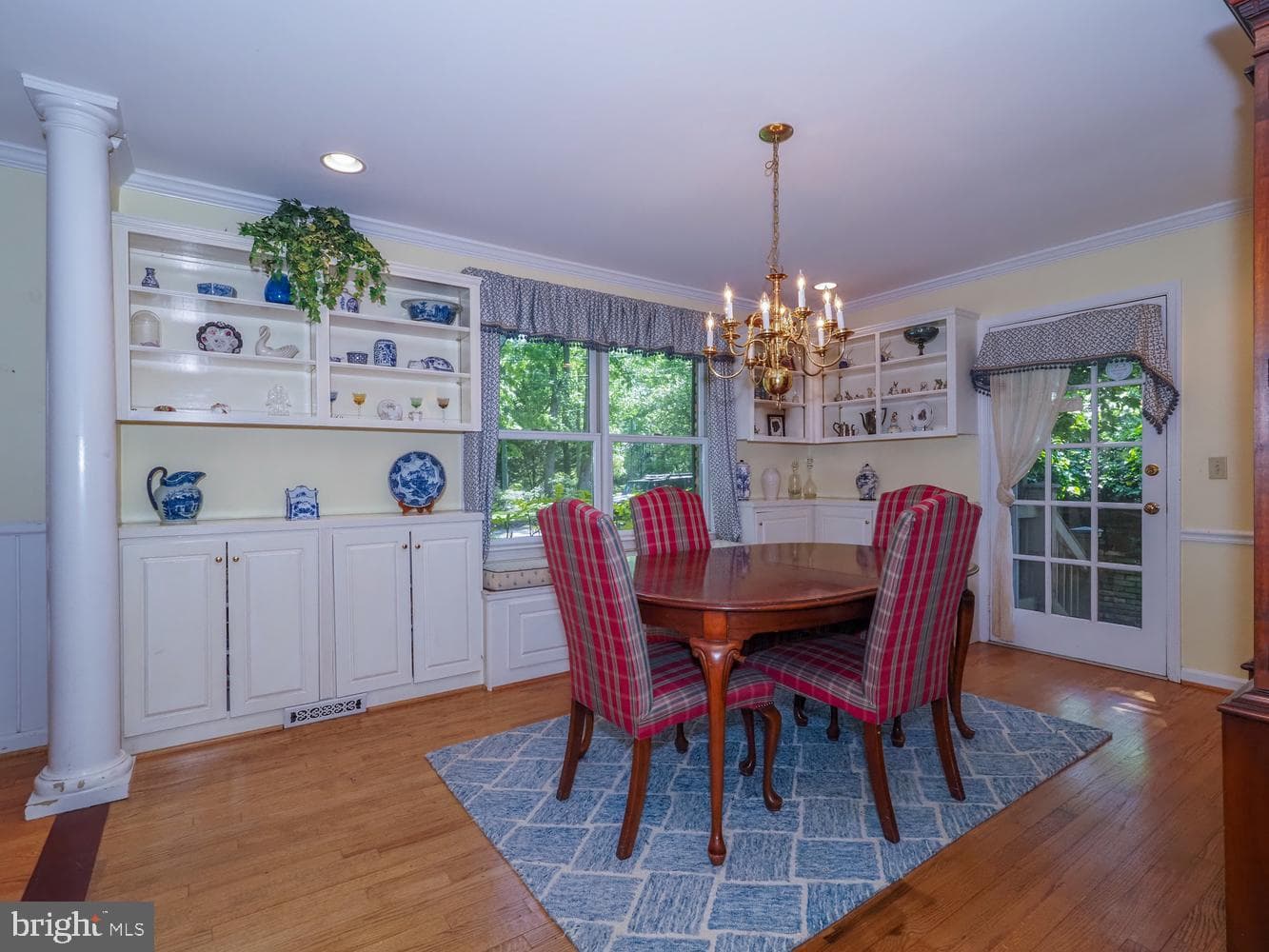 2644 Queen Anne Circle photo 9