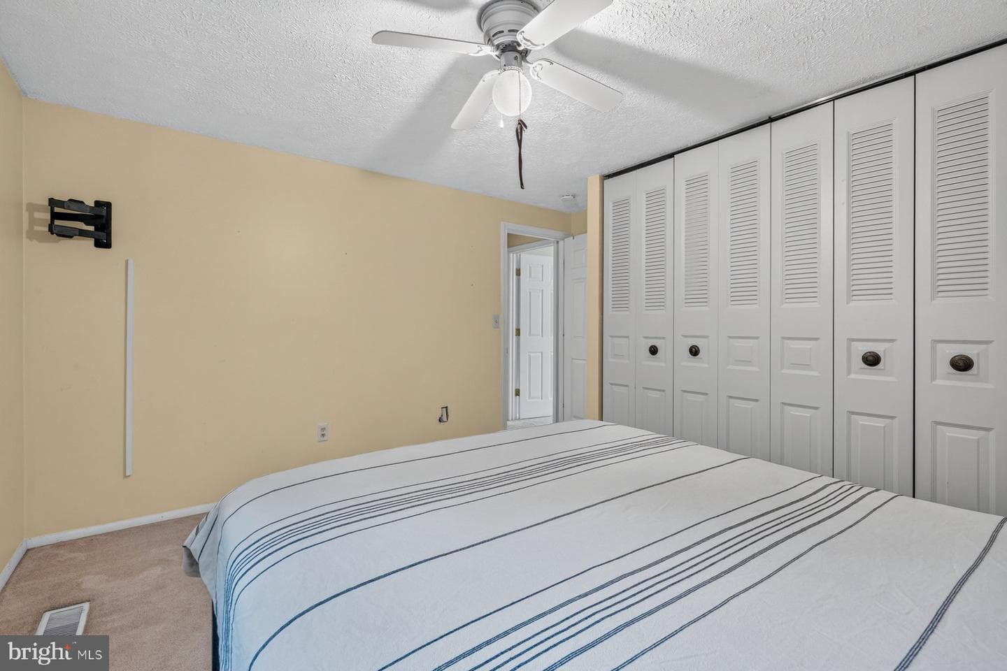 935 Marine Drive photo 19