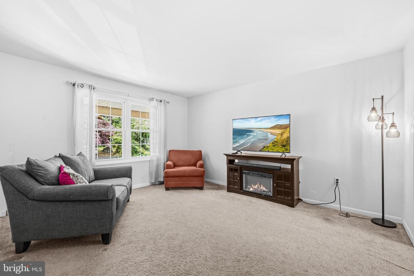 1115 Skyway Drive photo 4