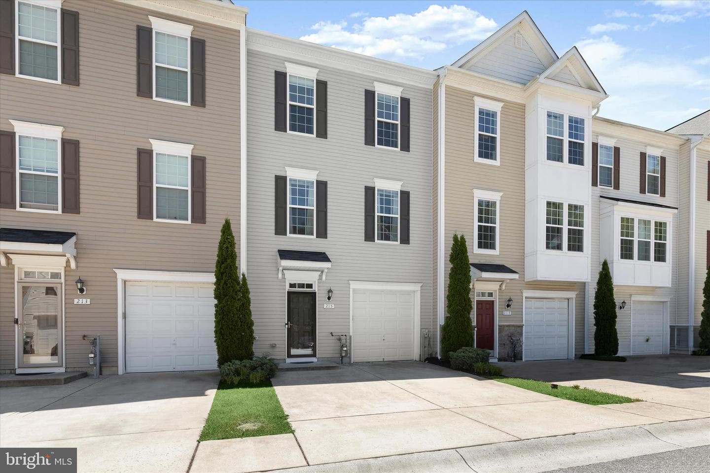 215 Gunther Place photo 2
