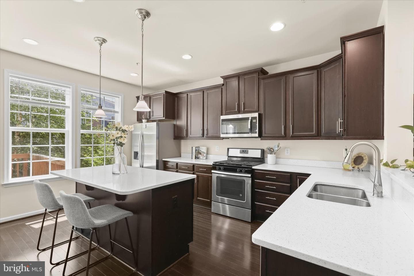 215 Gunther Place photo 8