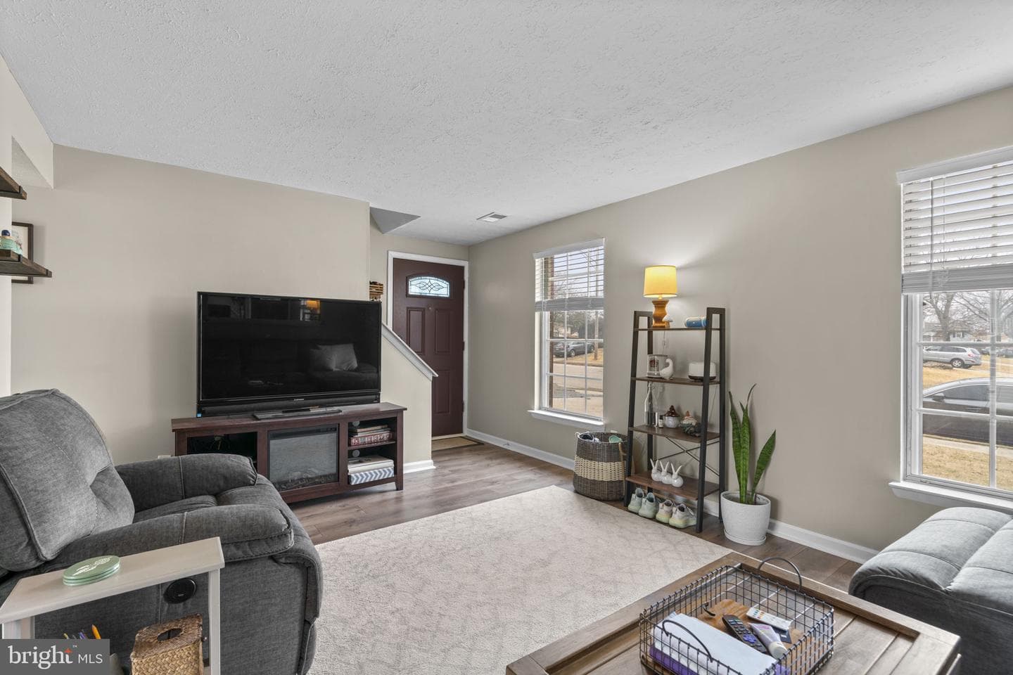 329 Shetlands Lane photo 9