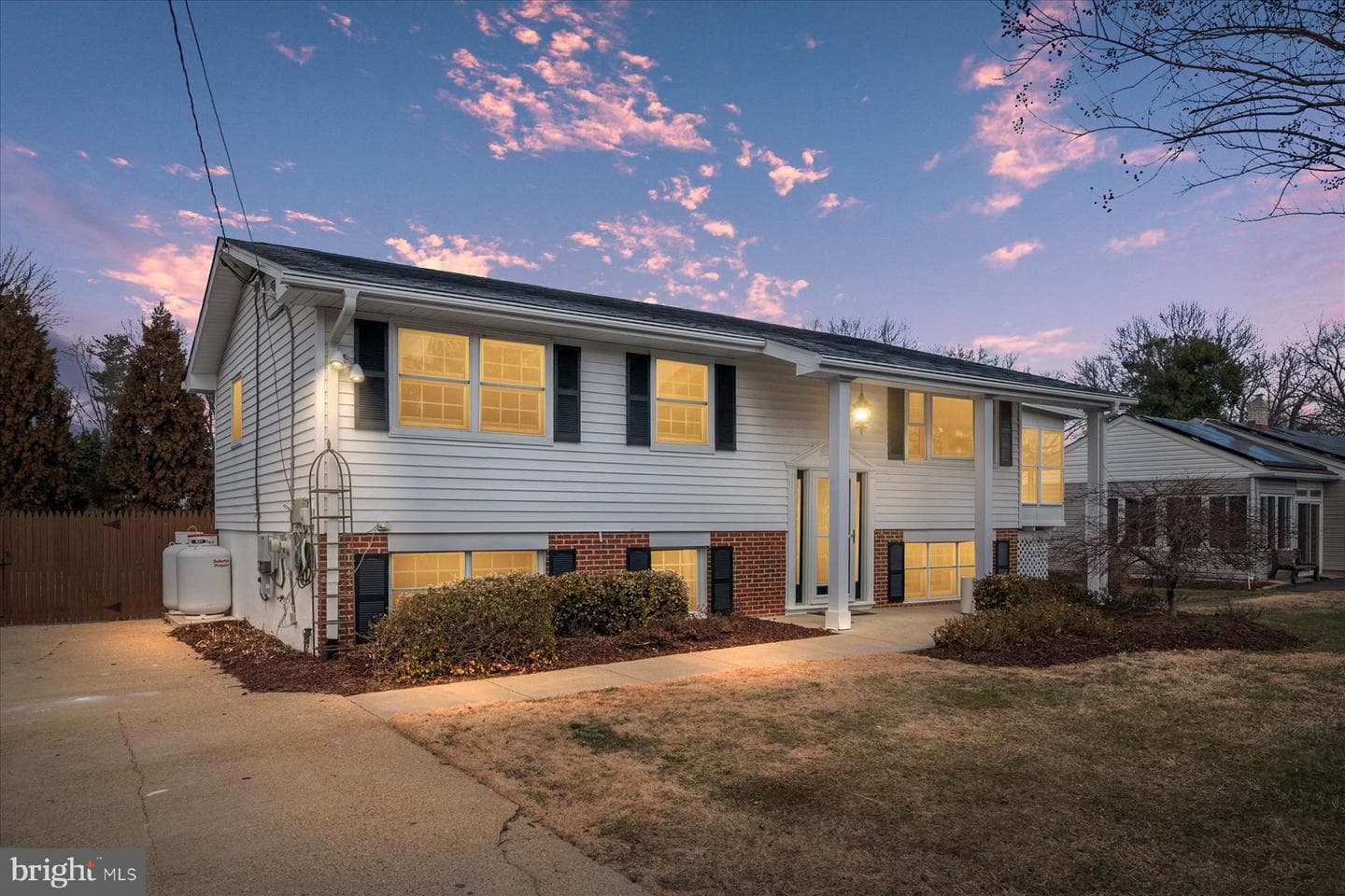 100 Carroll Dr photo 2