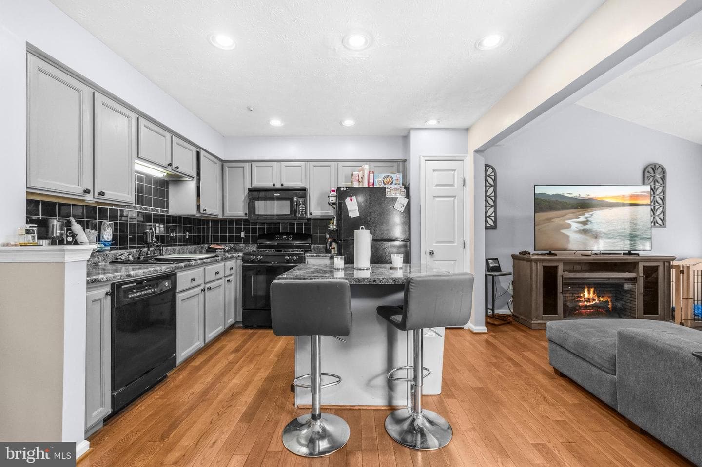 220 Foxtree Drive photo 9