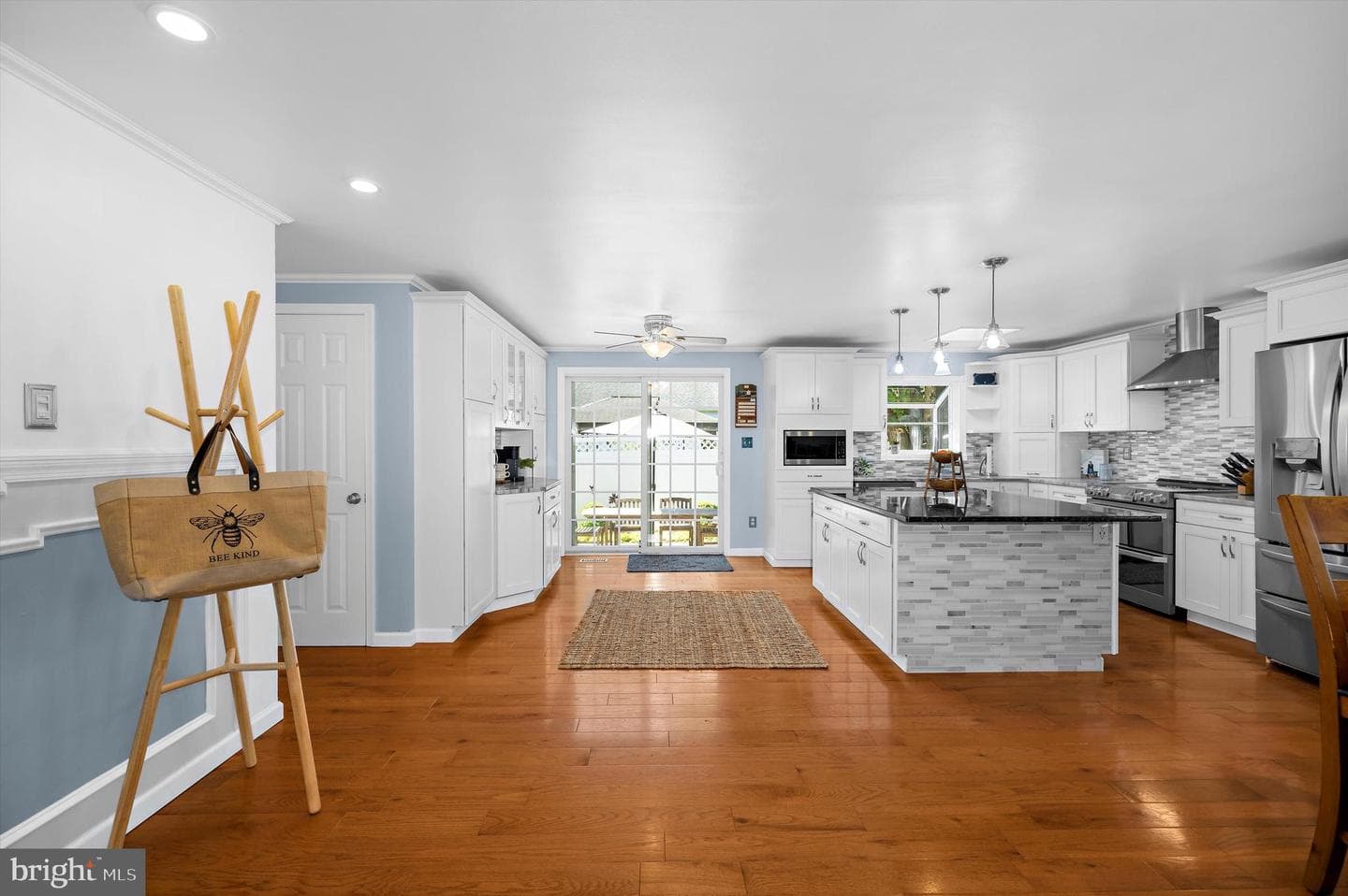 607 Amoss Road photo 3