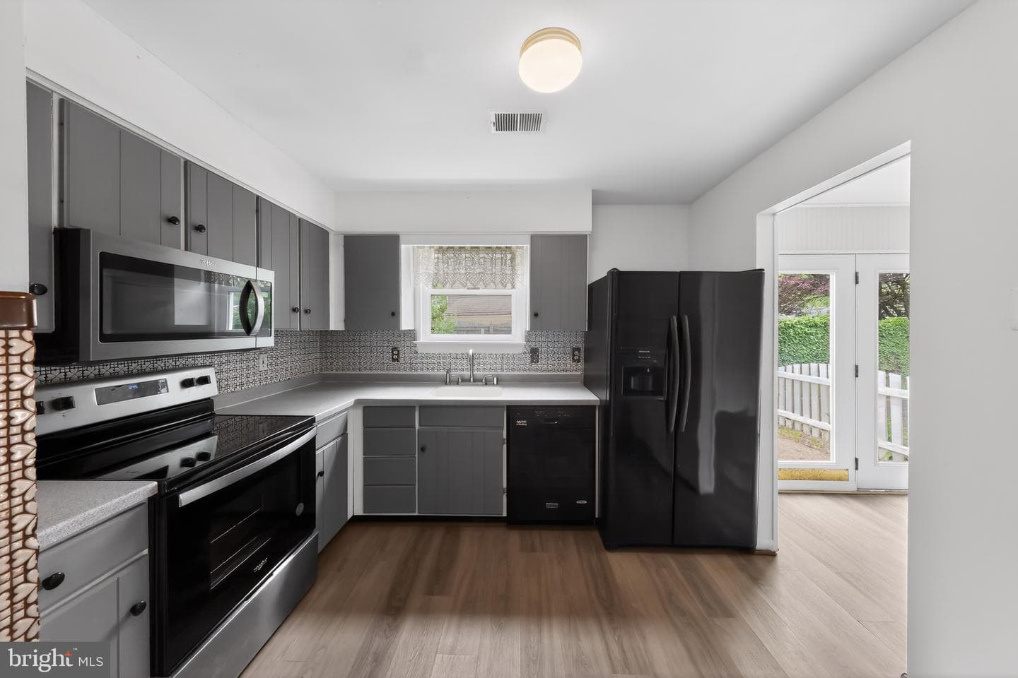 1092 Brightleaf Ct photo 4