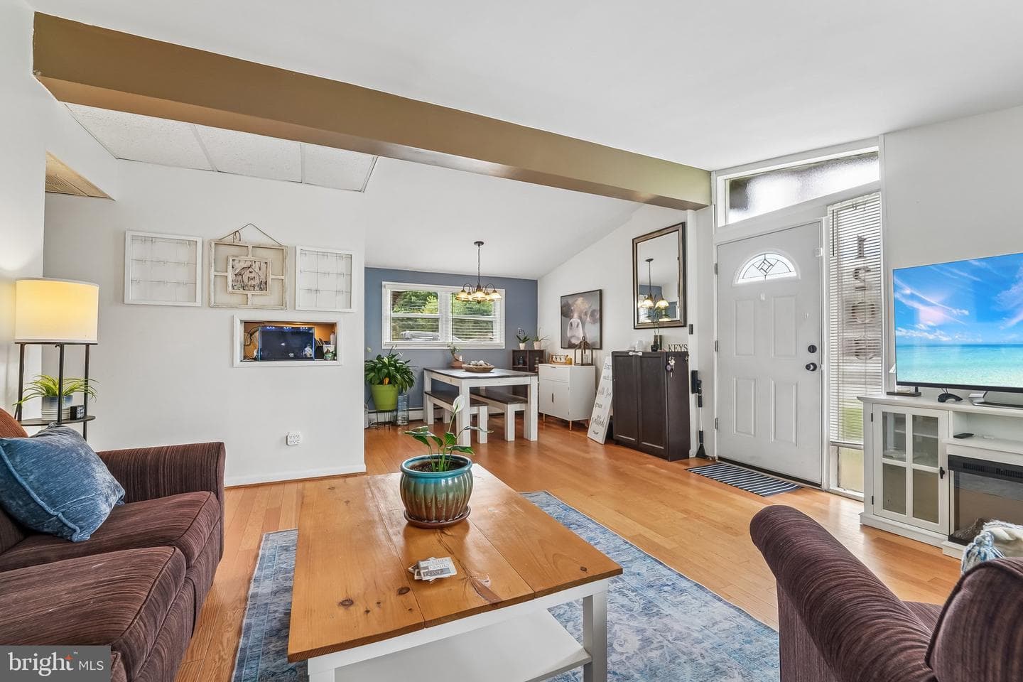 1203 Cathedral Dr photo 5
