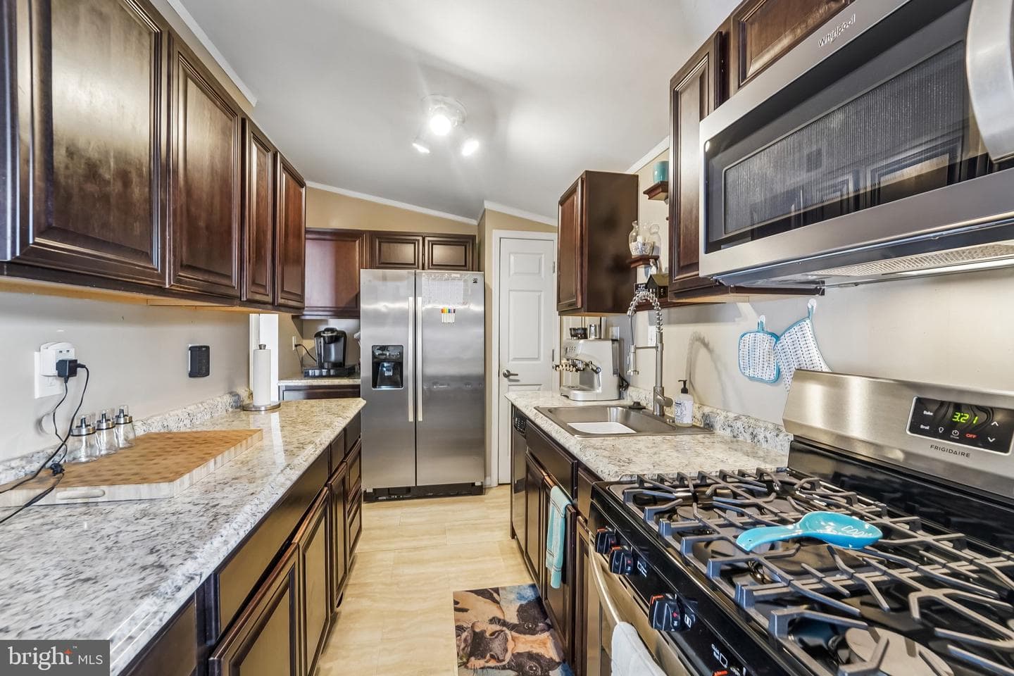 1203 Cathedral Dr photo 8