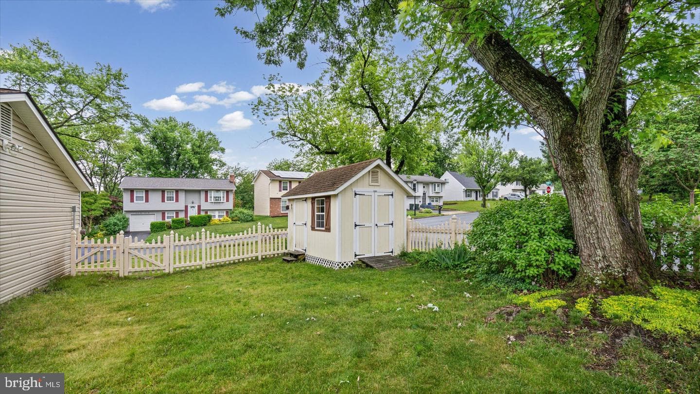 7896 Chalice Road photo 36