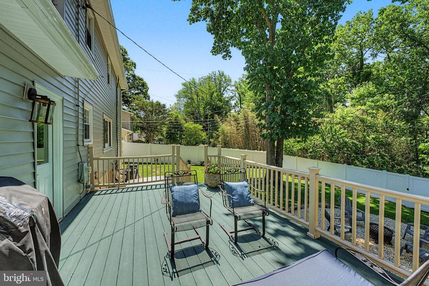 564 Williamsburg Lane photo 16