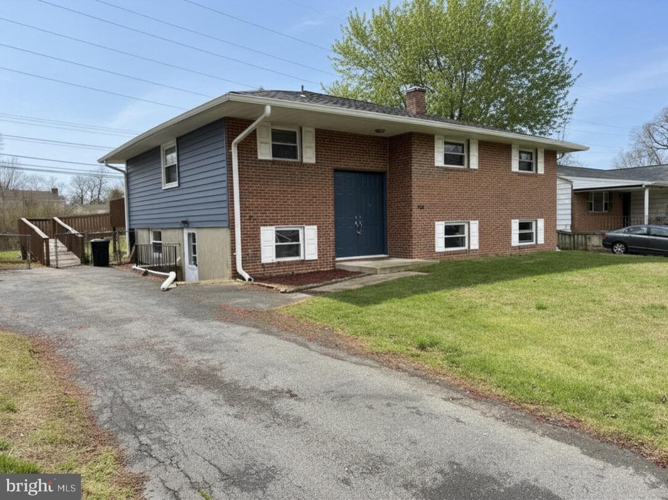 303 Mackintosh Drive photo 2