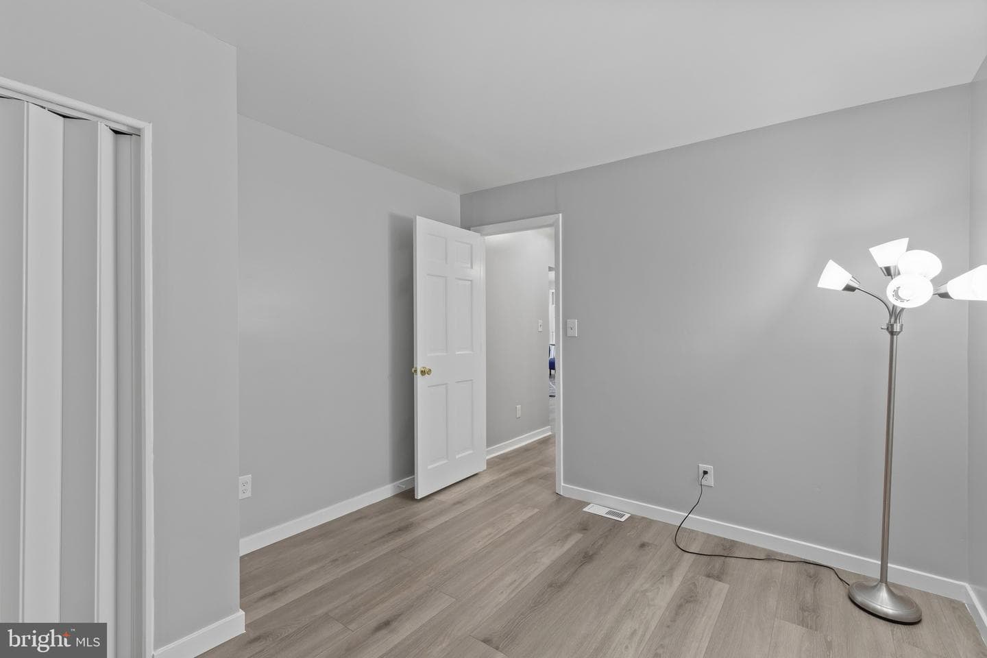 1226 Tyler Avenue photo 17