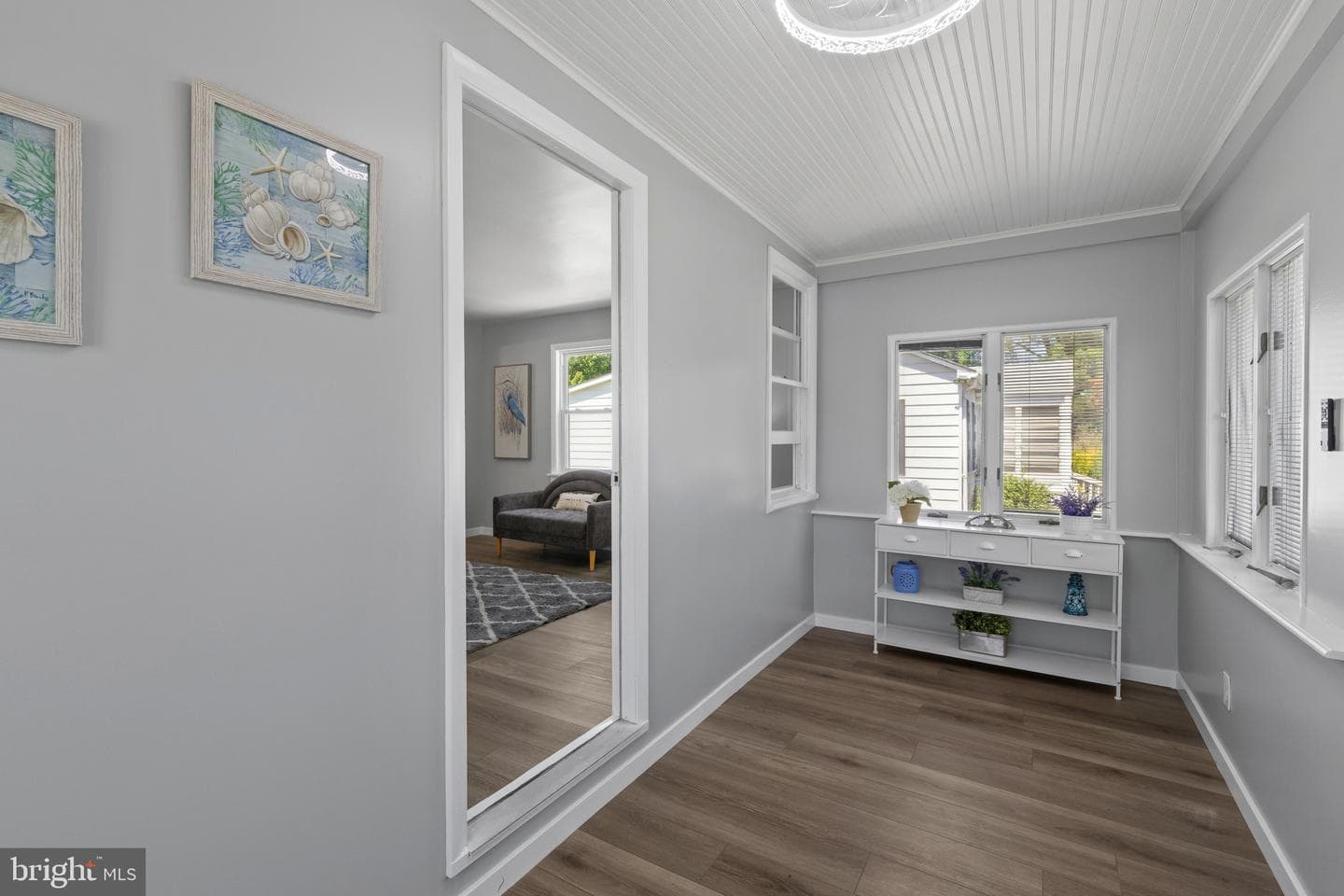 1226 Tyler Avenue photo 3