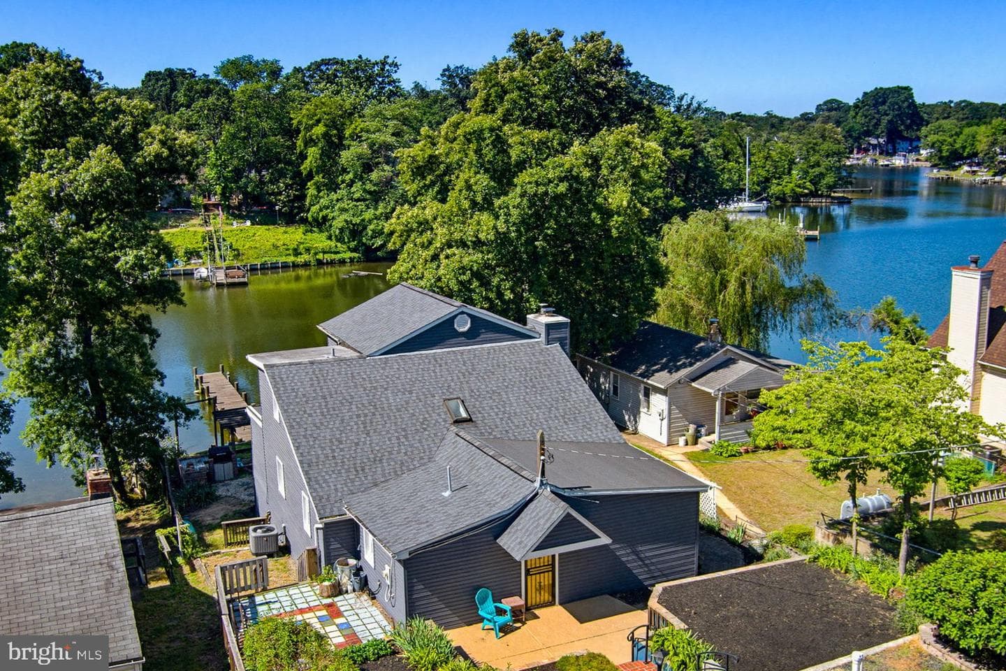 601 Riverside Drive photo 3
