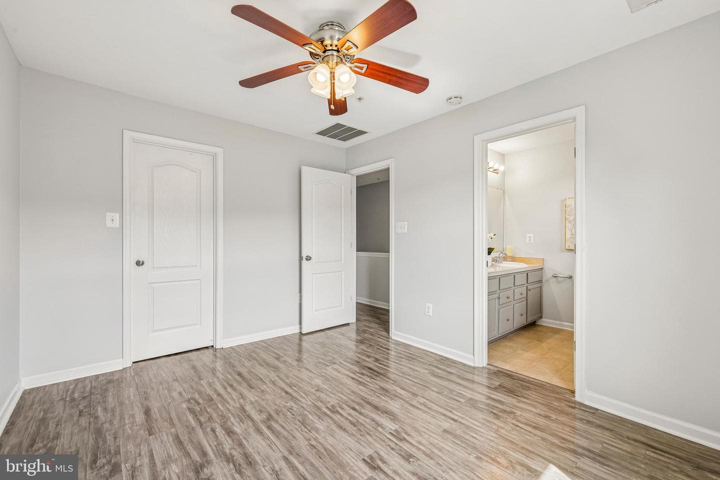 1197 Coulbourn Corner photo 24