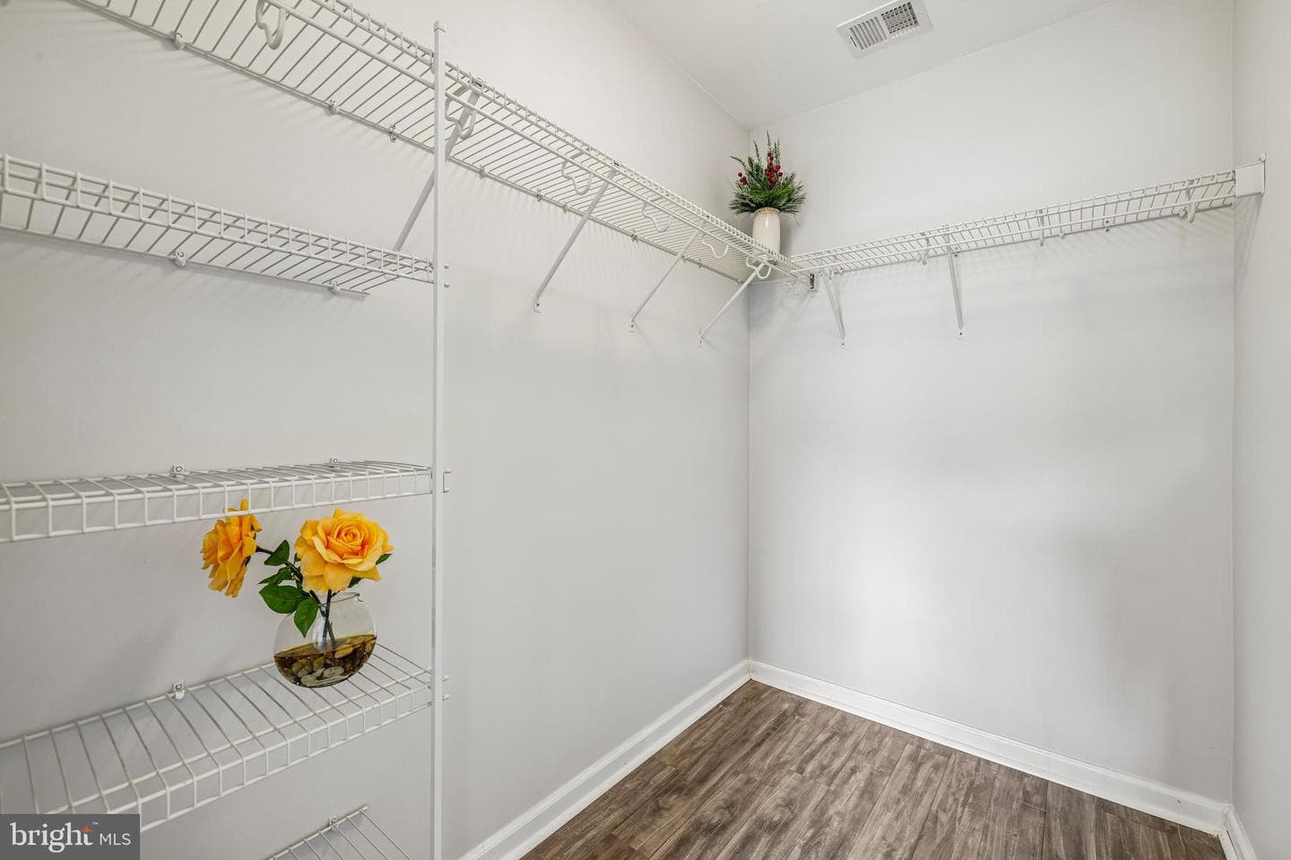 1197 Coulbourn Corner photo 25