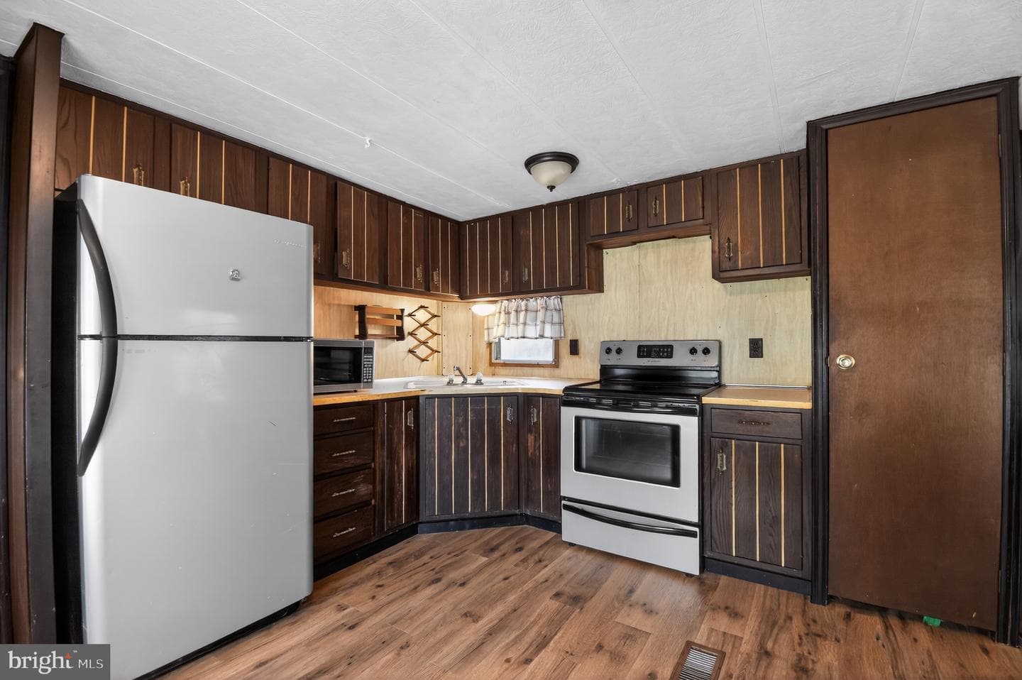 1501 Flanders Lane #i photo 6