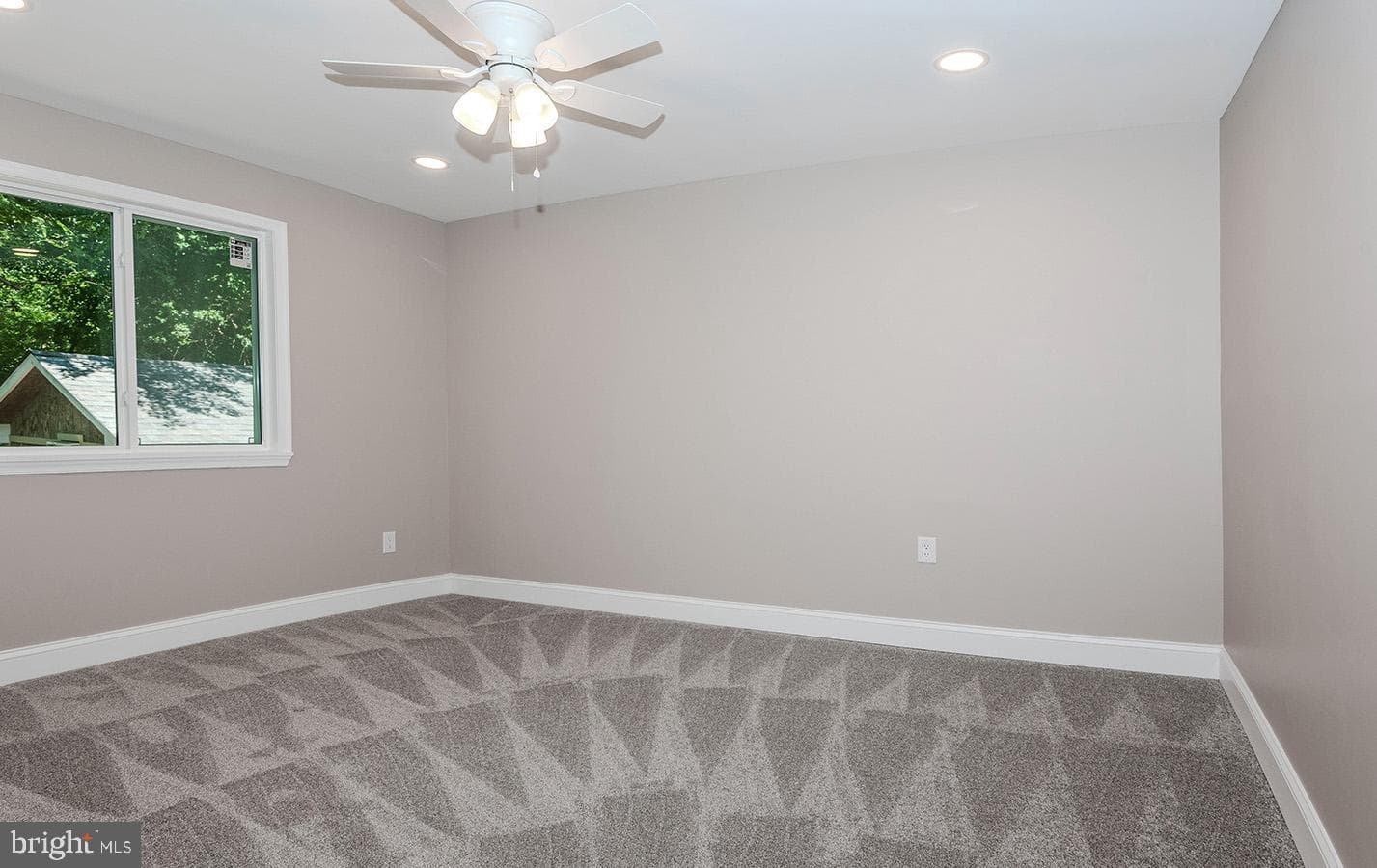 7730 Middlegate Court photo 17