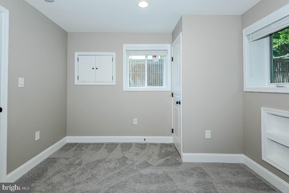7730 Middlegate Court photo 37