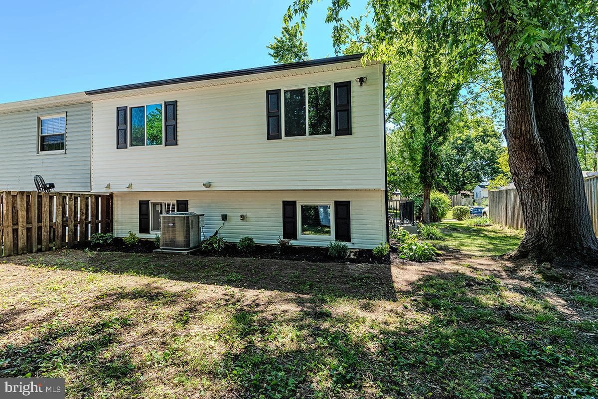 7730 Middlegate Court photo 38