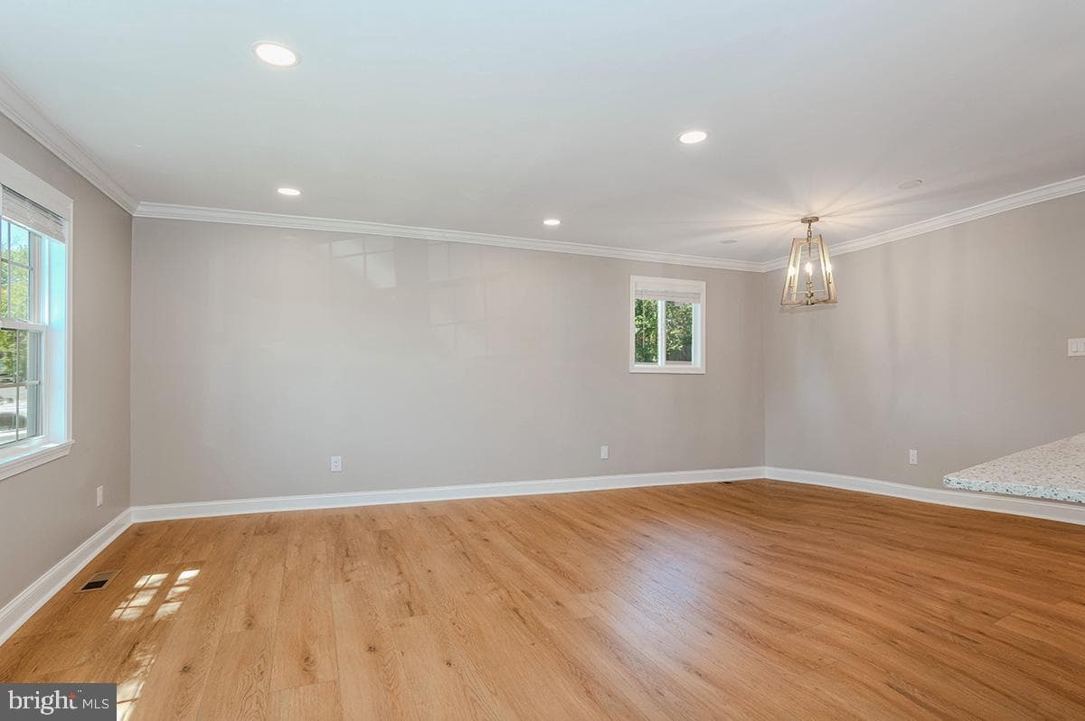 7730 Middlegate Court photo 6