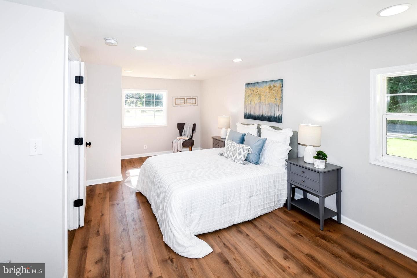 356 Forest Beach Road photo 19