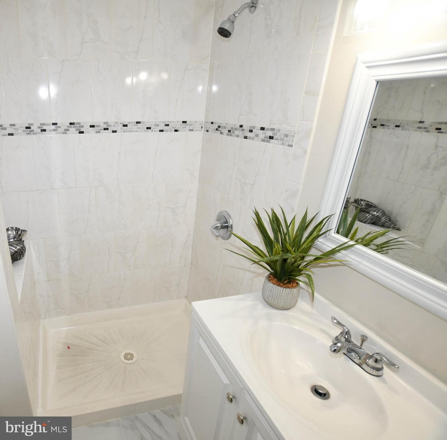 356 Forest Beach Road photo 24