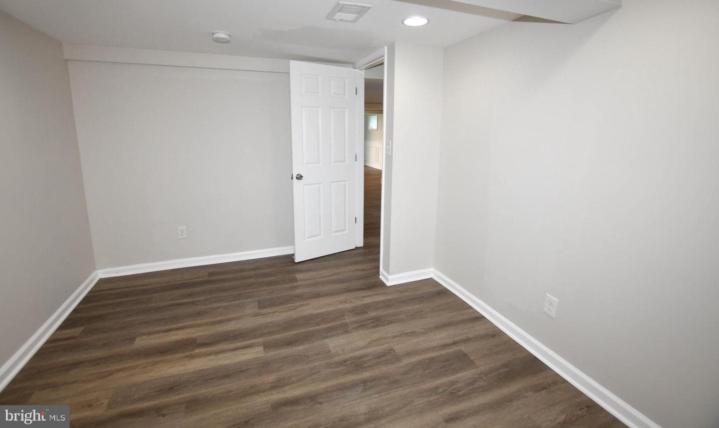 356 Forest Beach Road photo 34