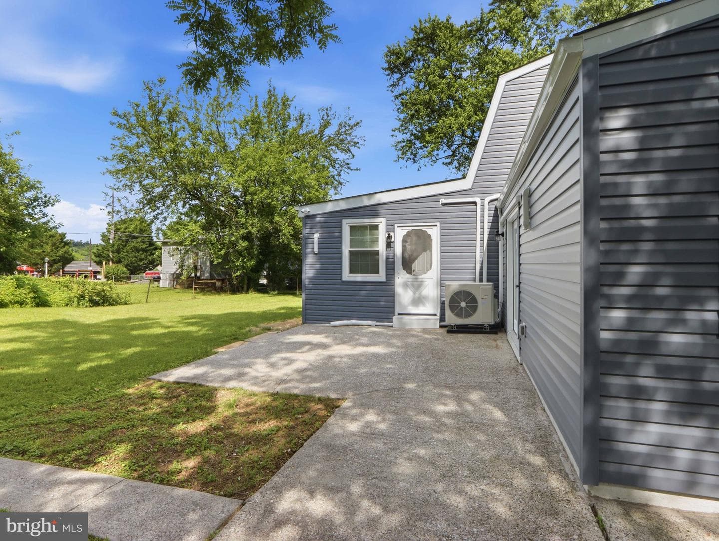 96 Packard Avenue photo 37