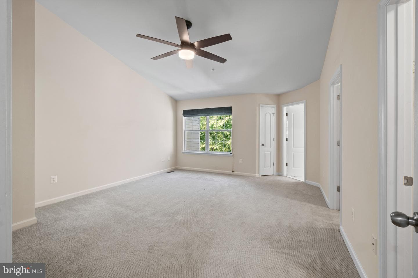 722 Hidden Oak photo 17