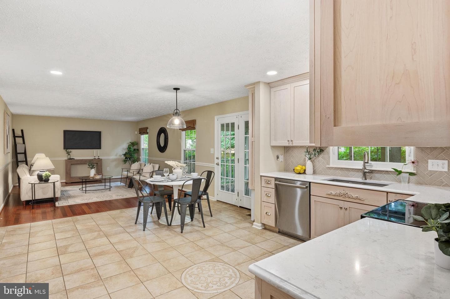 205 Foxridge Court photo 10