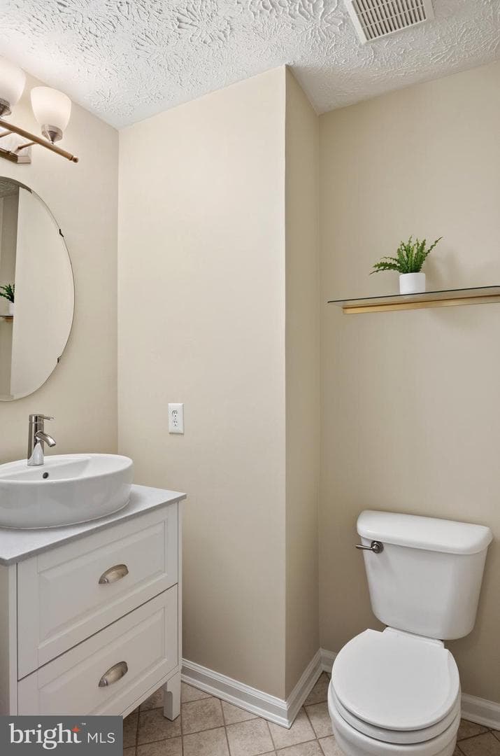 205 Foxridge Court photo 17