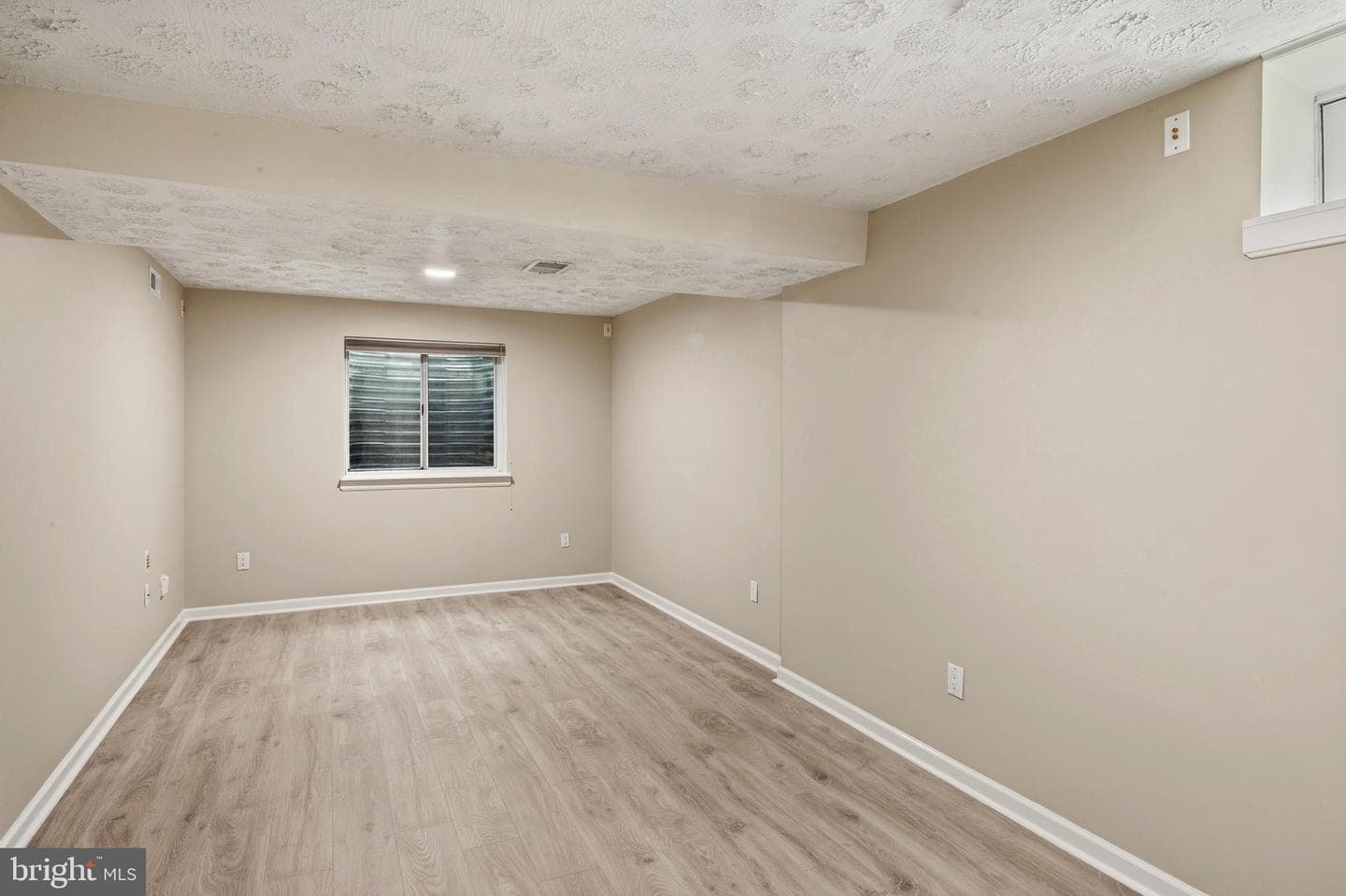 205 Foxridge Court photo 35