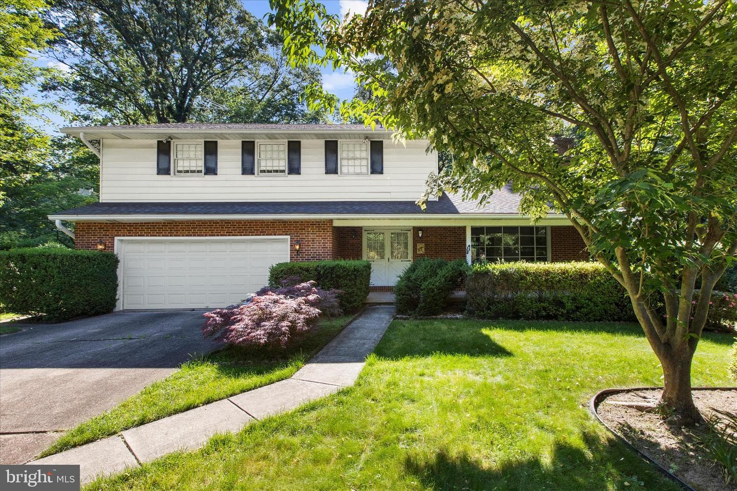 537 Devonshire Court photo 1
