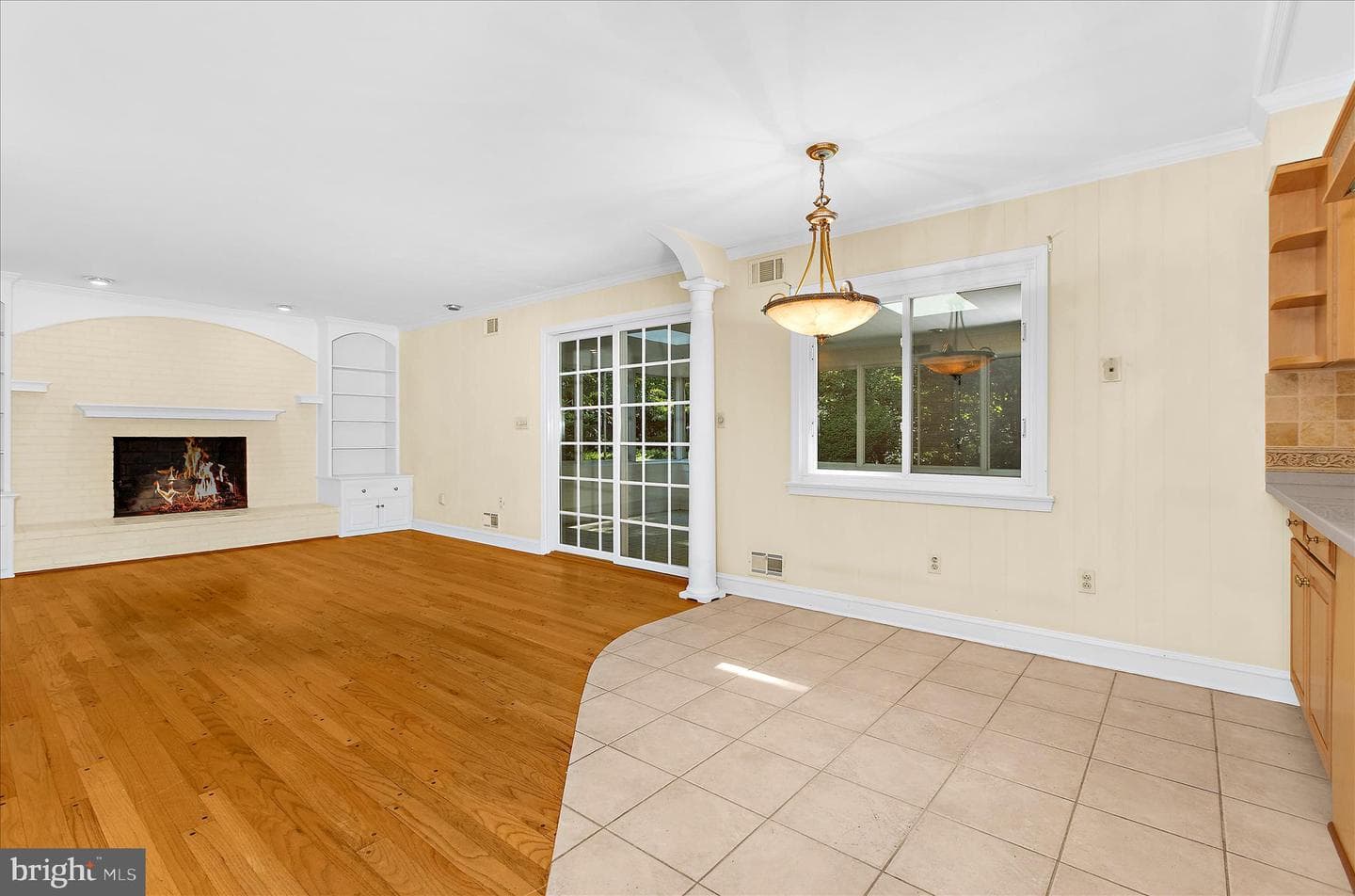 537 Devonshire Court photo 12