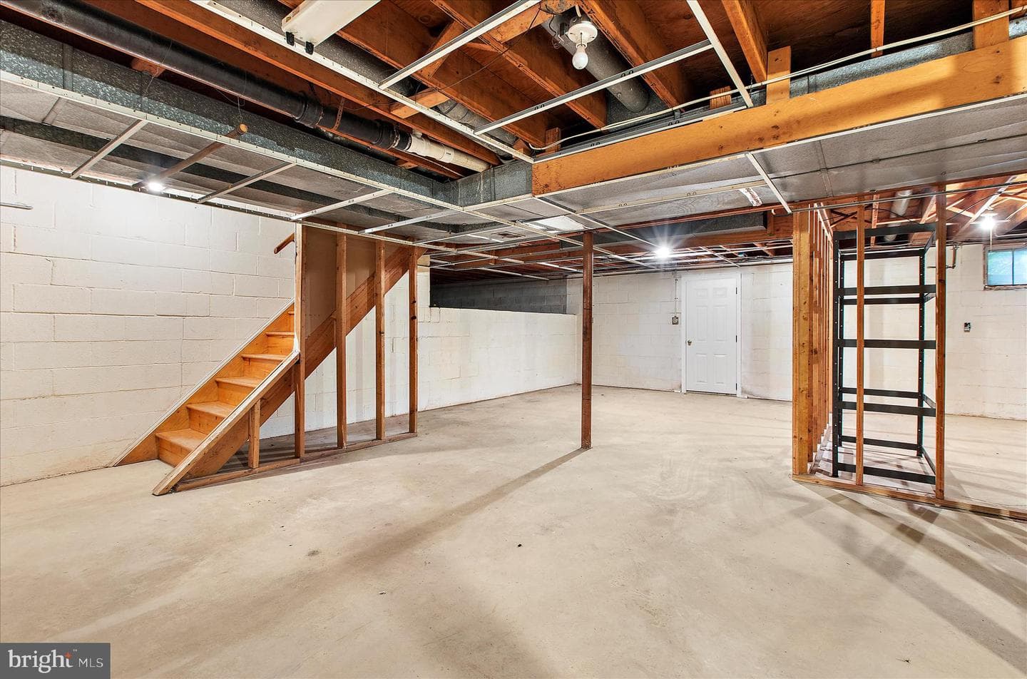 537 Devonshire Court photo 43
