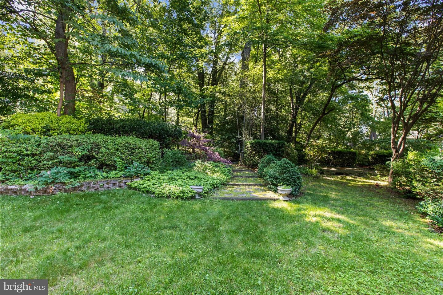 537 Devonshire Court photo 49